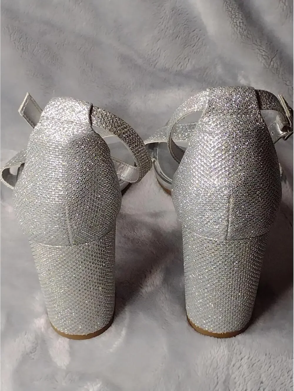 NWOT Bandolino Women's Silver/3